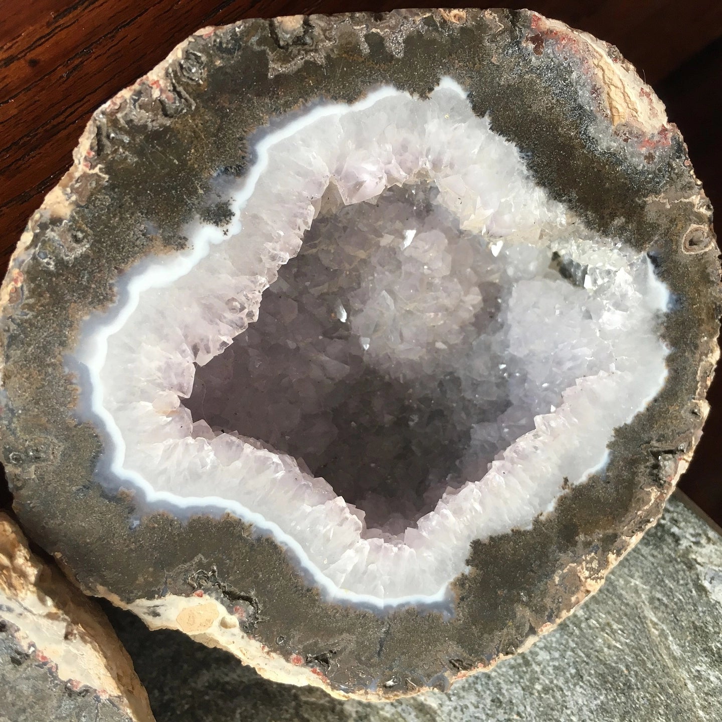 Crystal Geodes 101 – Rock Paradise
