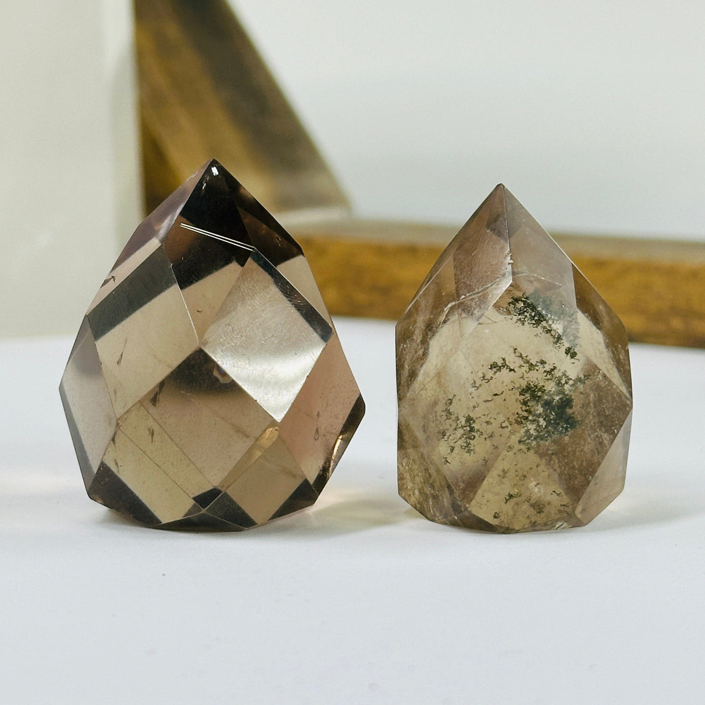 lodalite points with decorations in the background