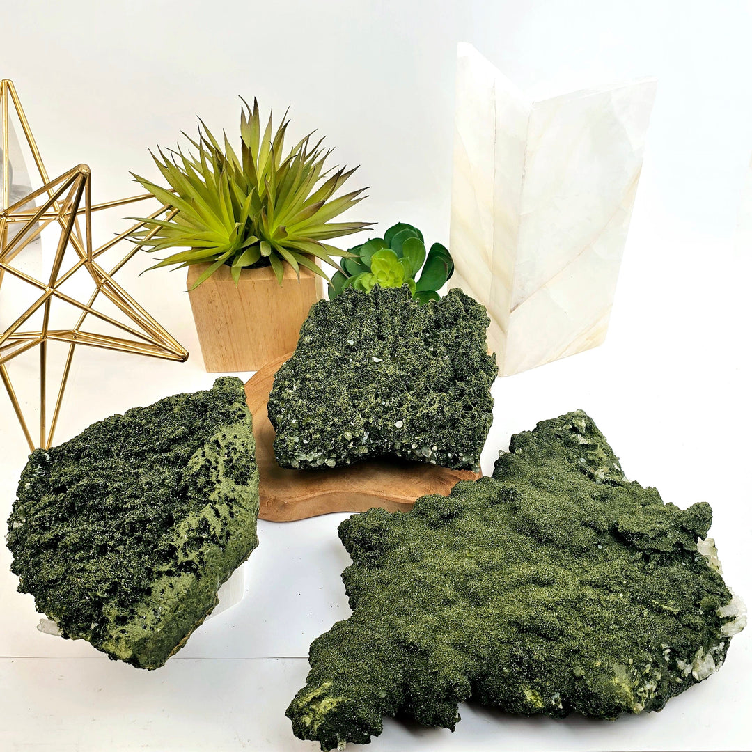 石笛 翡翠　２５０７０３－３ Forest Epidote with Quartz Crystal Cluster from Turkey - You