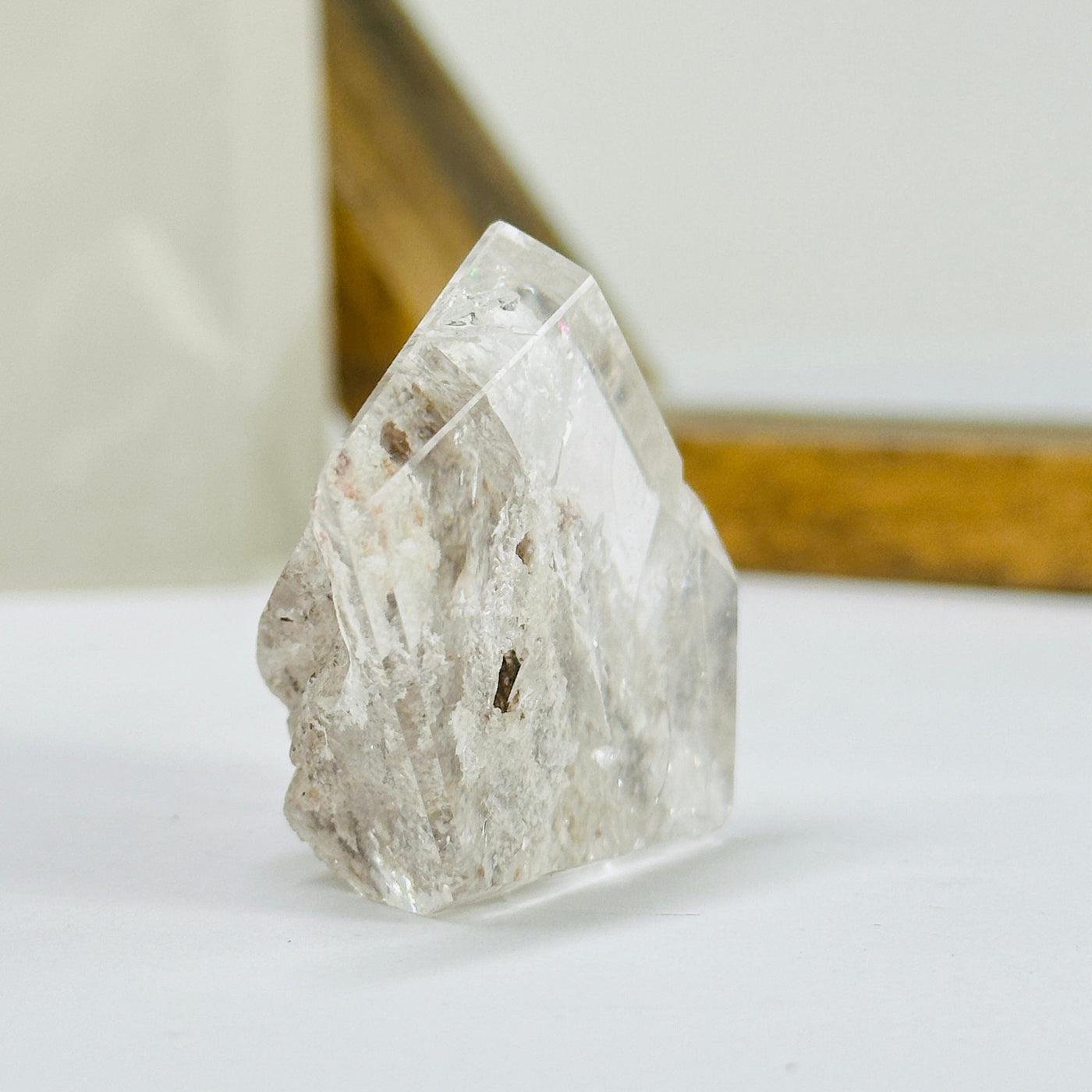 lodalite with decorations in the background