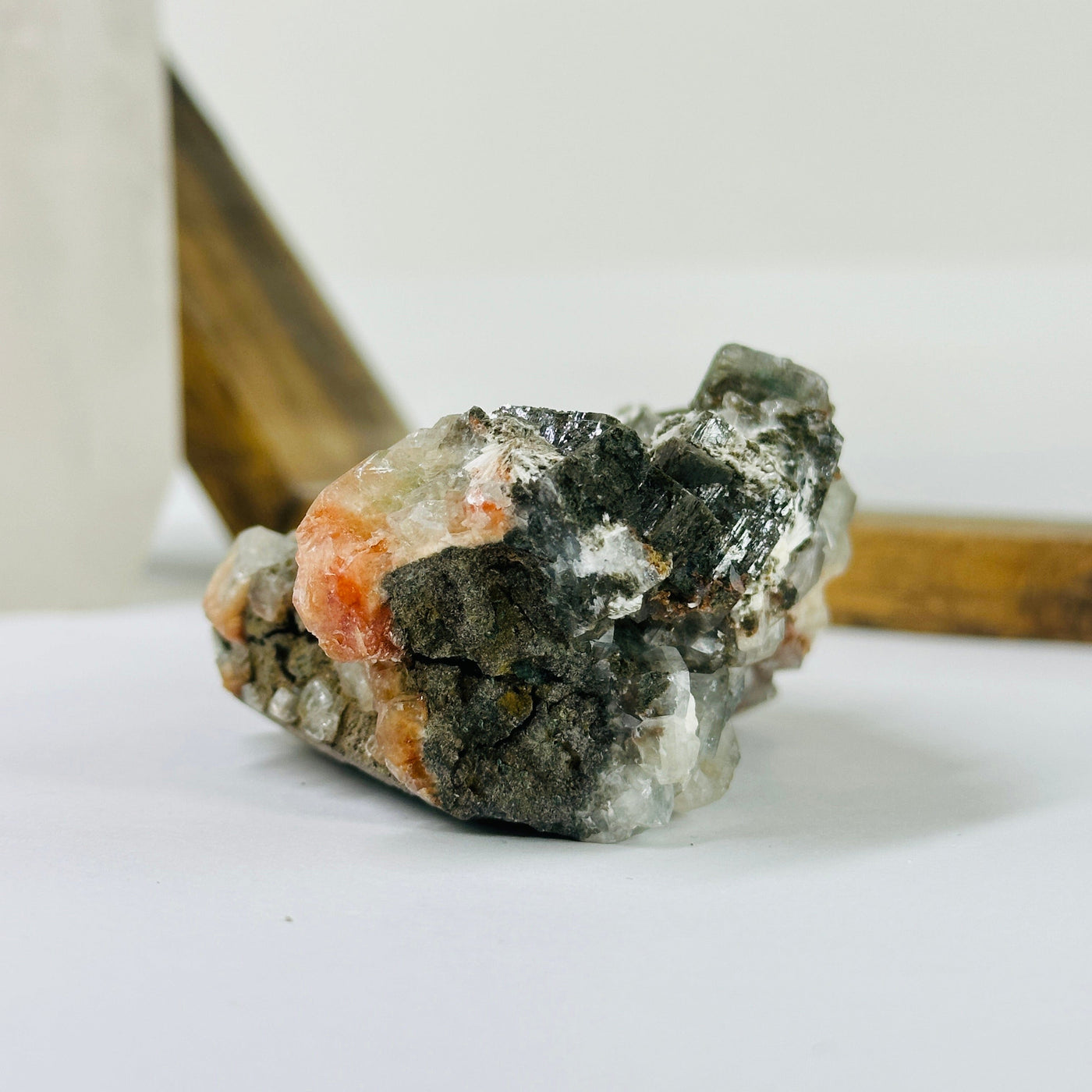 zeolite with stilbite with decorations in the background