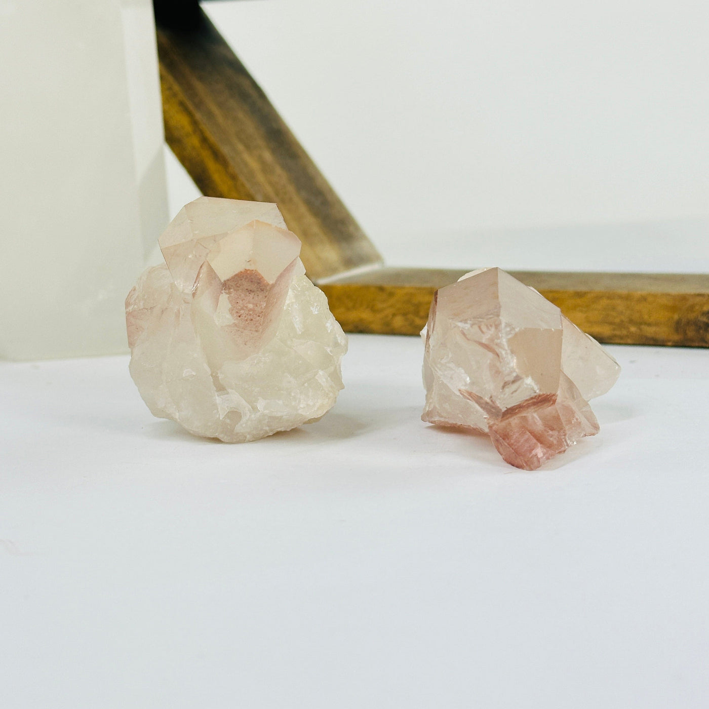 lithium quartz with decorations in the background