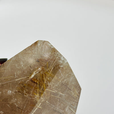 rutile with decorations in the background