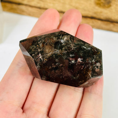 garden quartz with decorations in the background