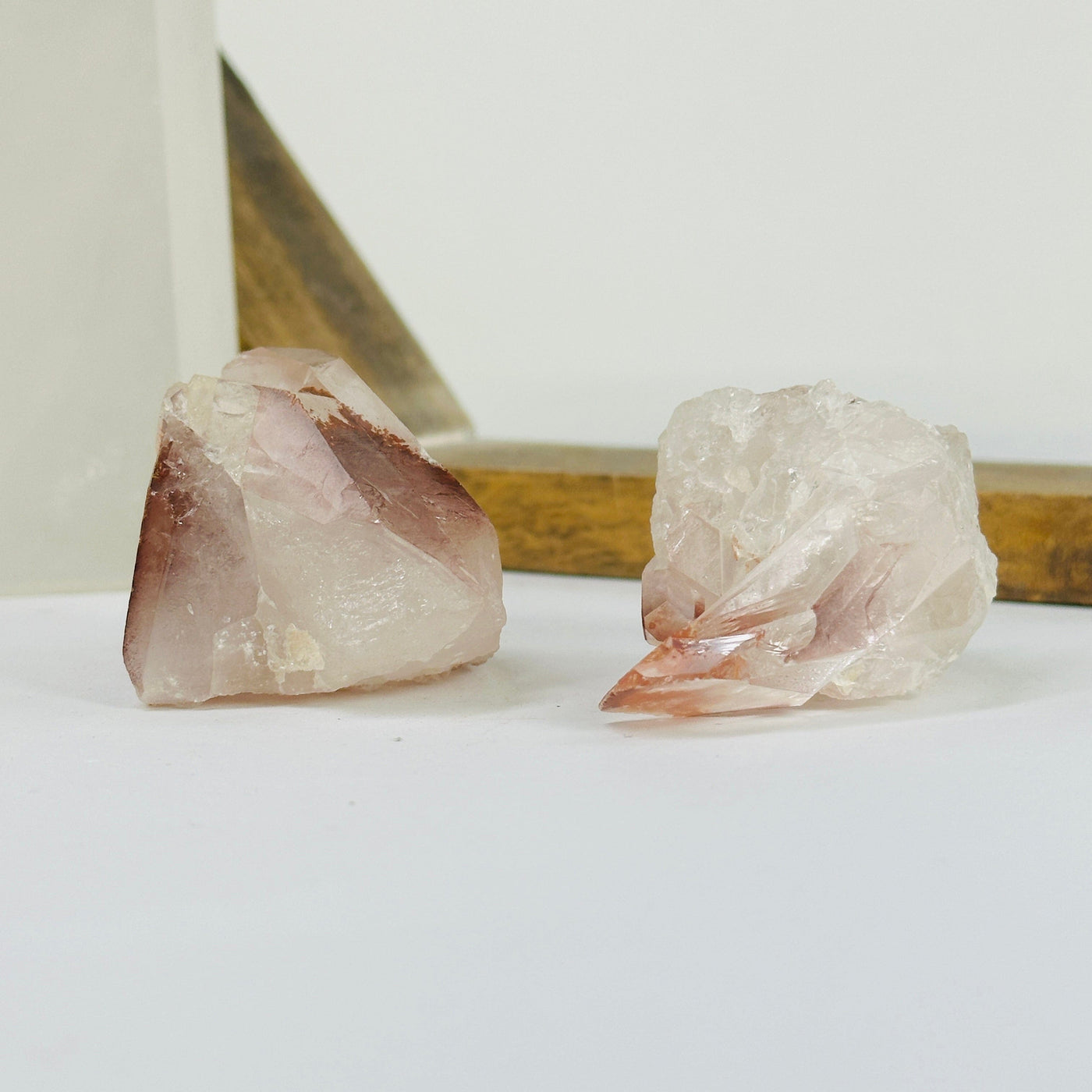 lithium quartz with decorations in the background