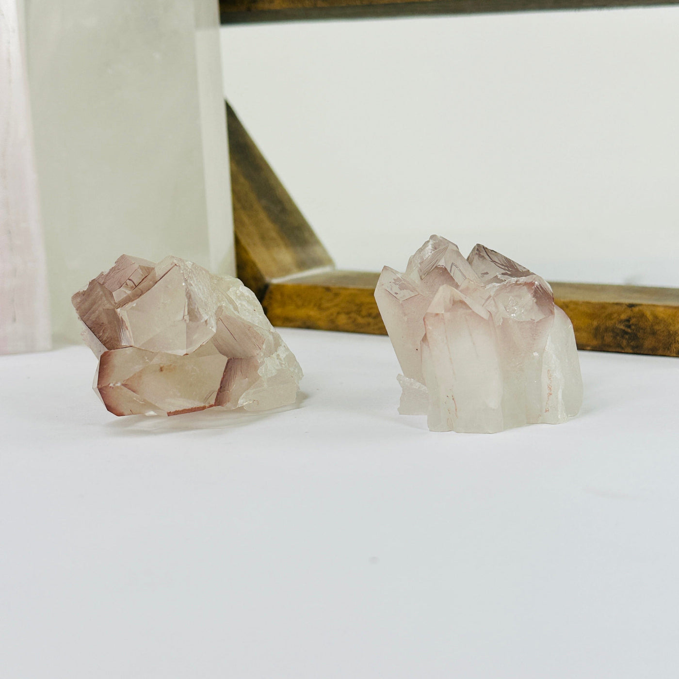 lithium quartz with decorations in the background