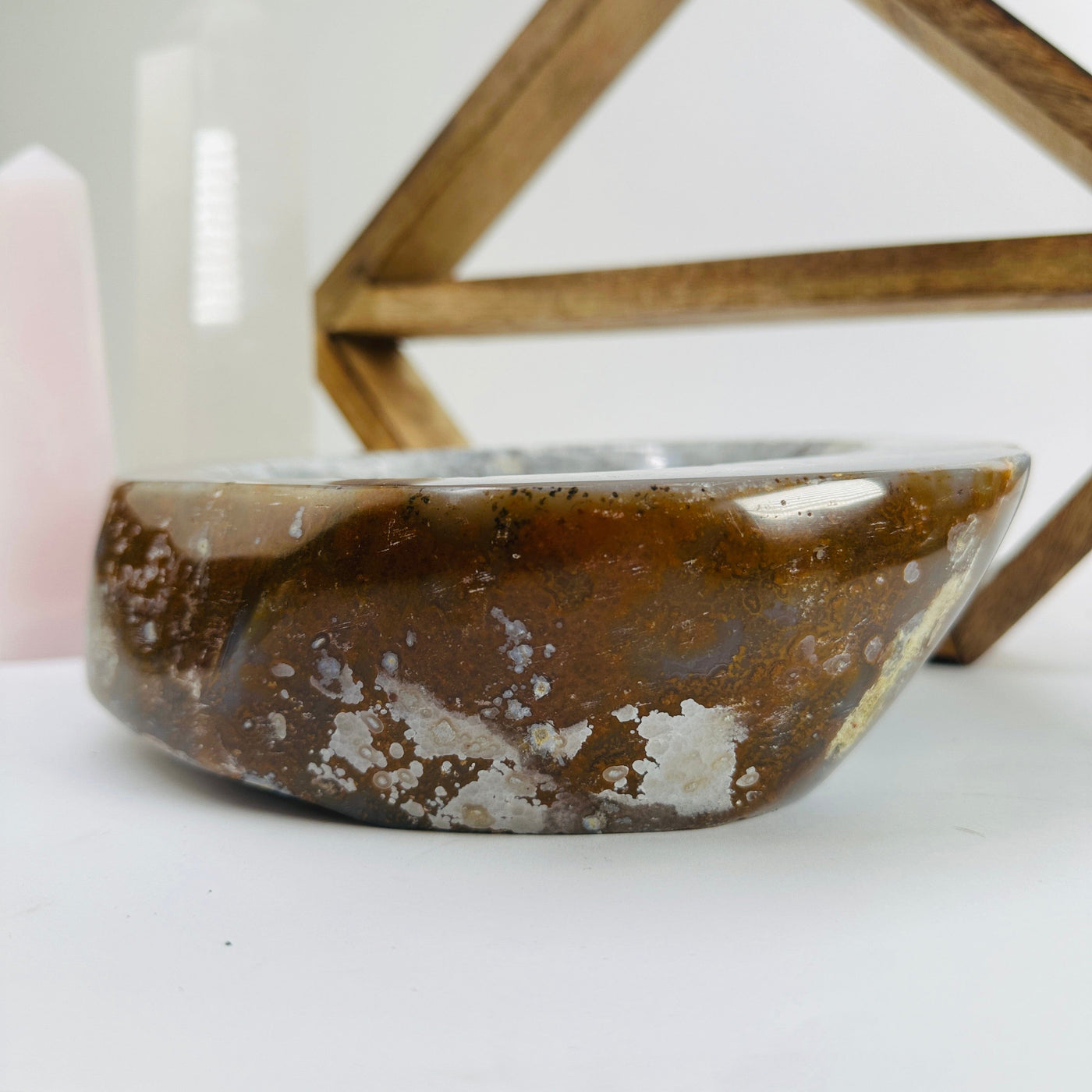 agate bowl with decorations in the background