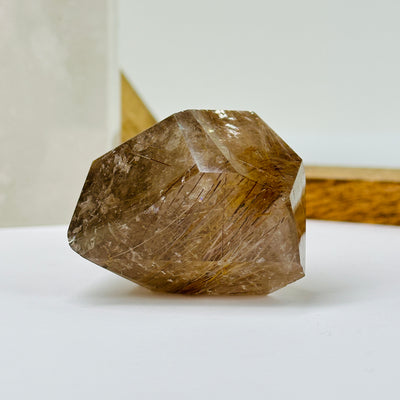 rutile with decorations in the background