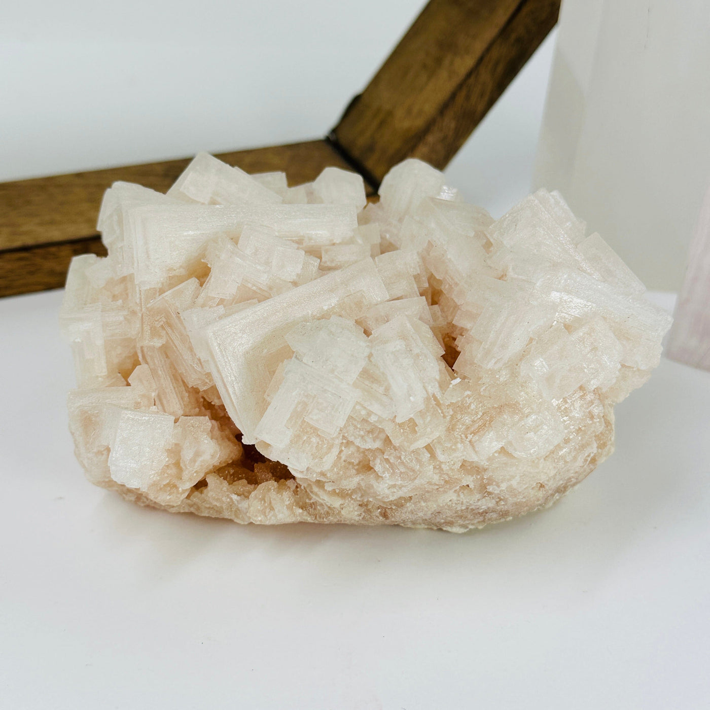 halite cluster with decorations in the background