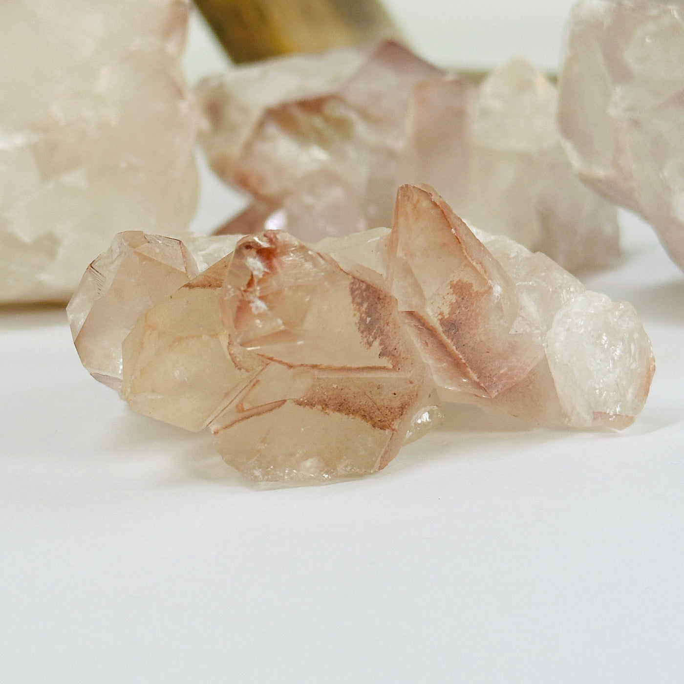 lithium quartz with decorations in the background