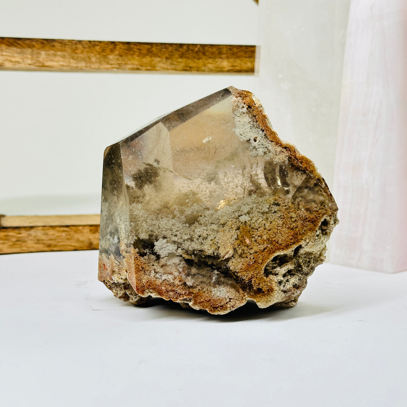 lodalite with decorations in the background