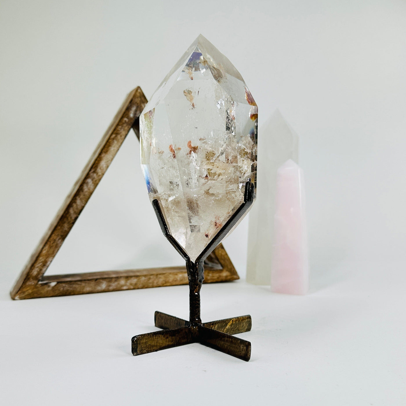 lodalite on stand with decorations in the background