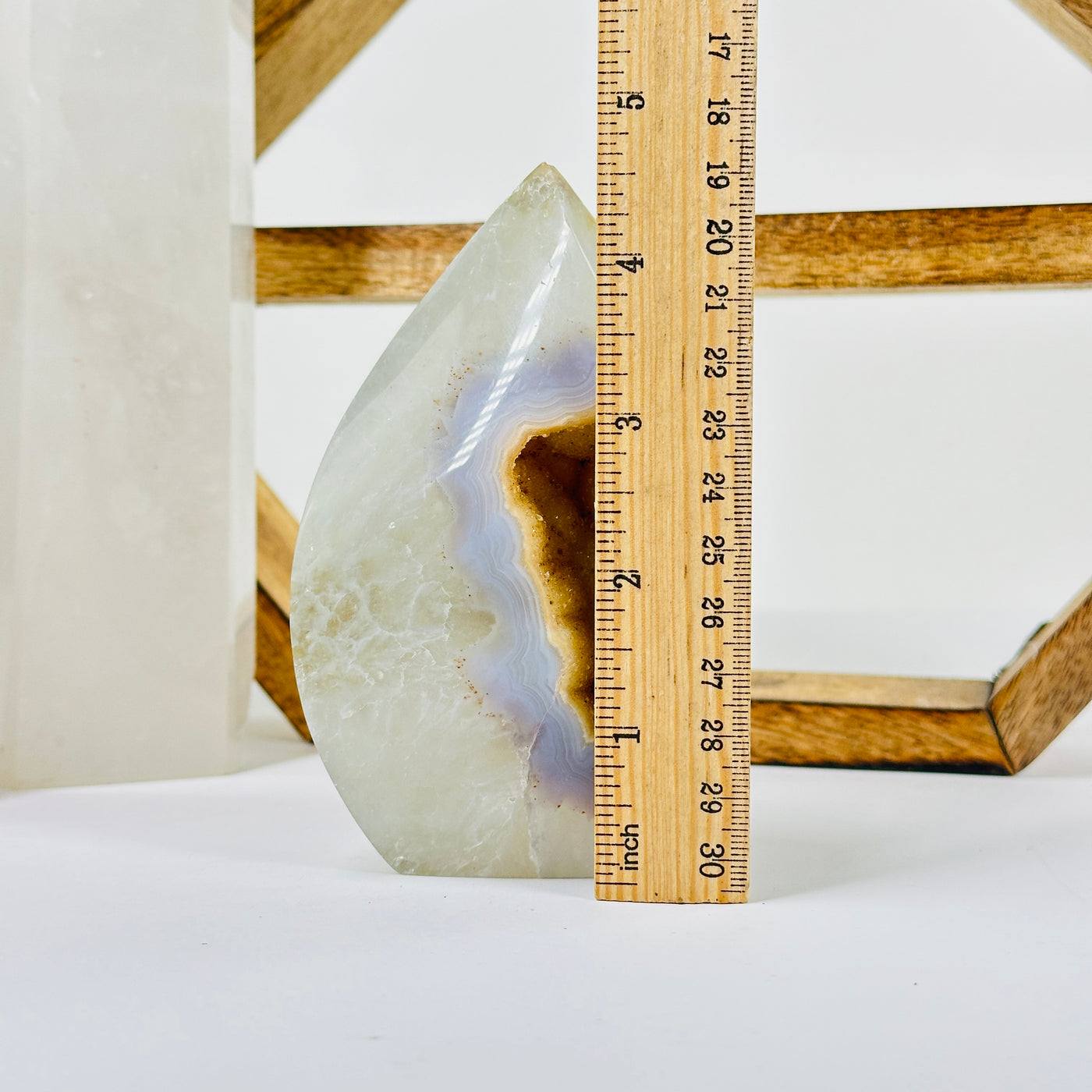 agate with decorations in the background