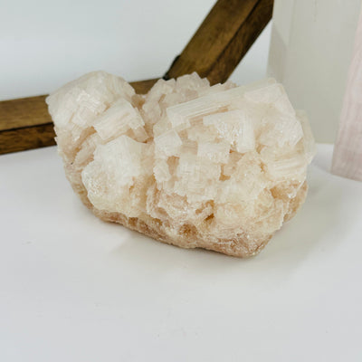 halite cluster with decorations in the background