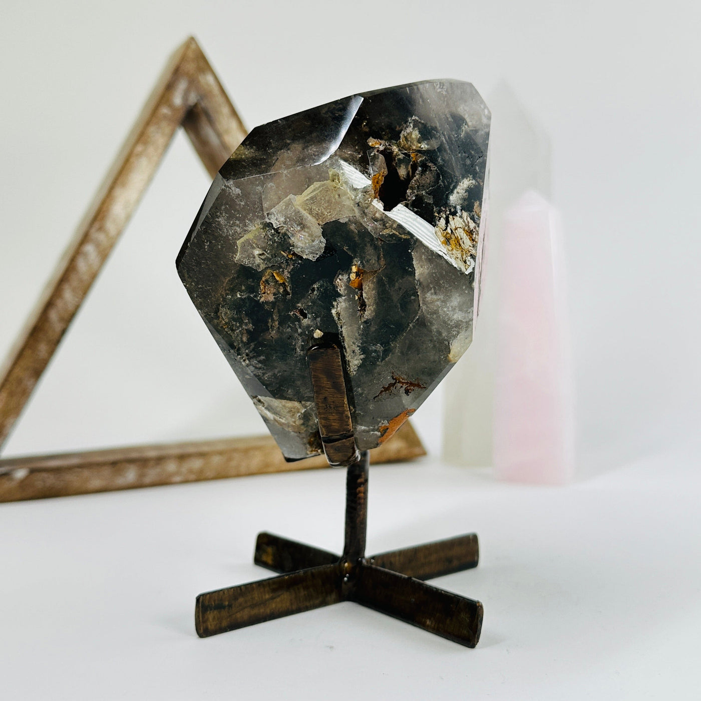 lodalite on metal stand with decorations in the background