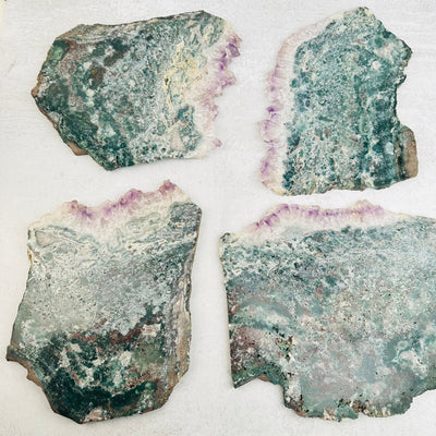 multiple slabs displayed to show the differences in the color shades and sizes 