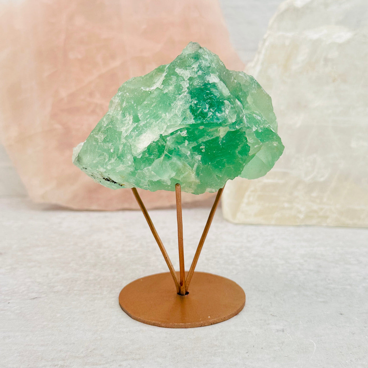 Metal Crystal Stand can display specimens and minerals 