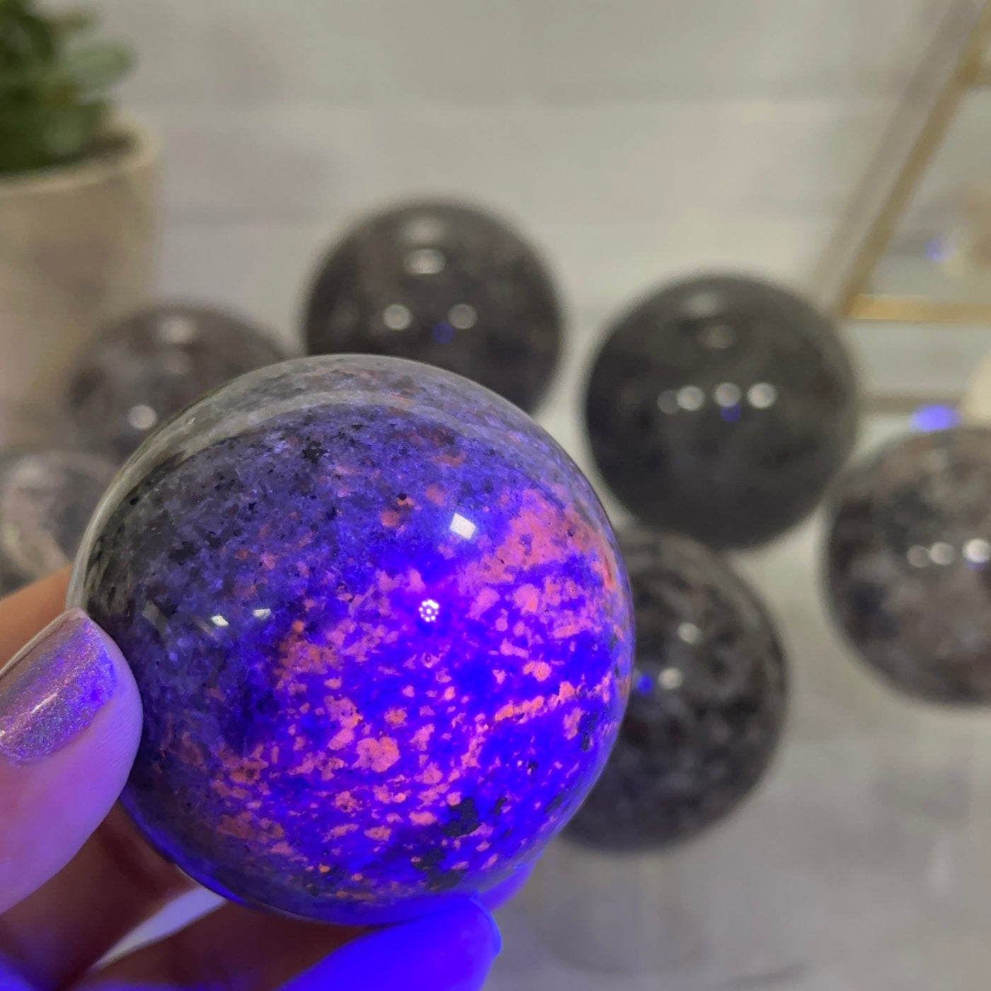 Yooperlite Spheres - By Weight - stone glows under ultra violet light 
