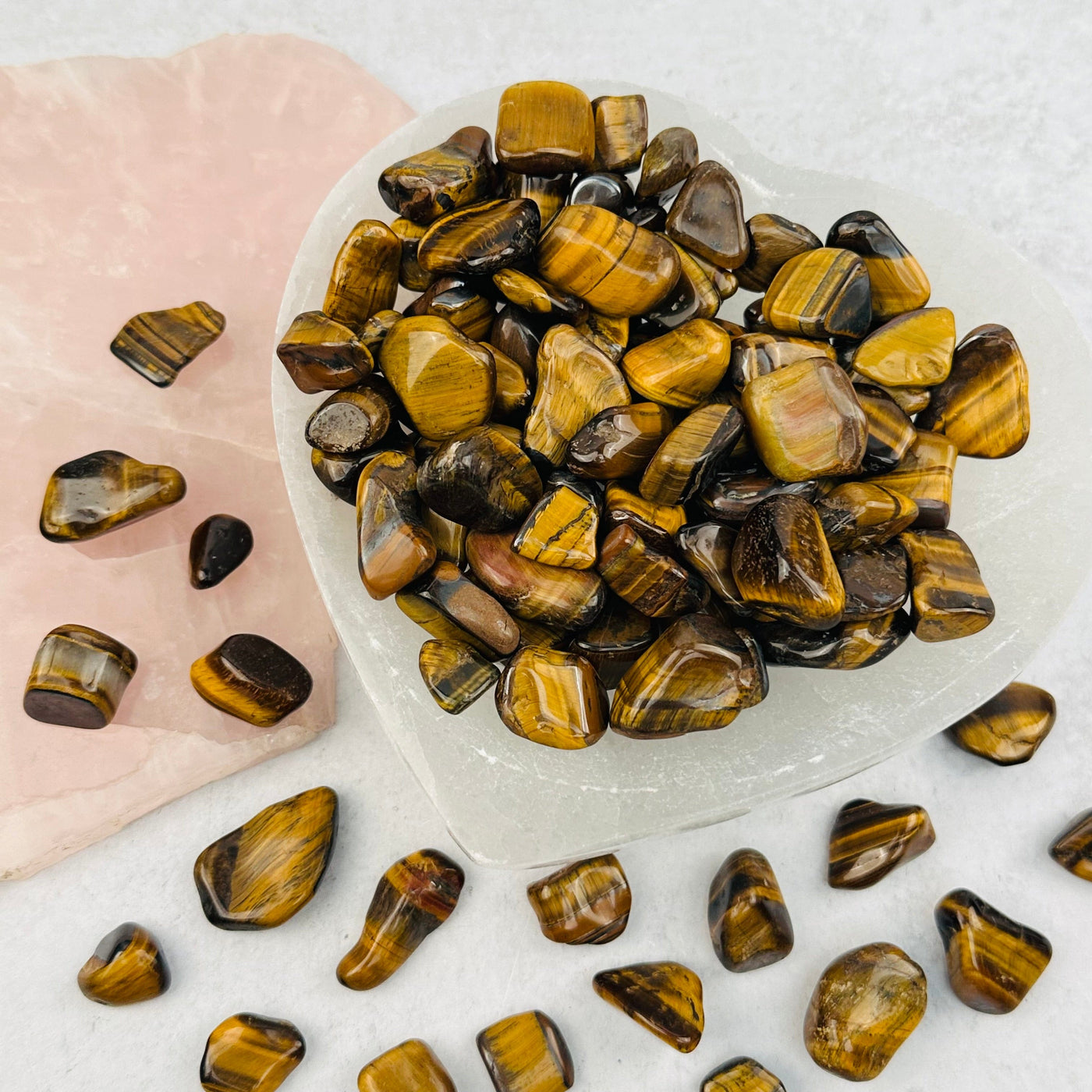 multiple stones displayed to show the differences in the sizes 