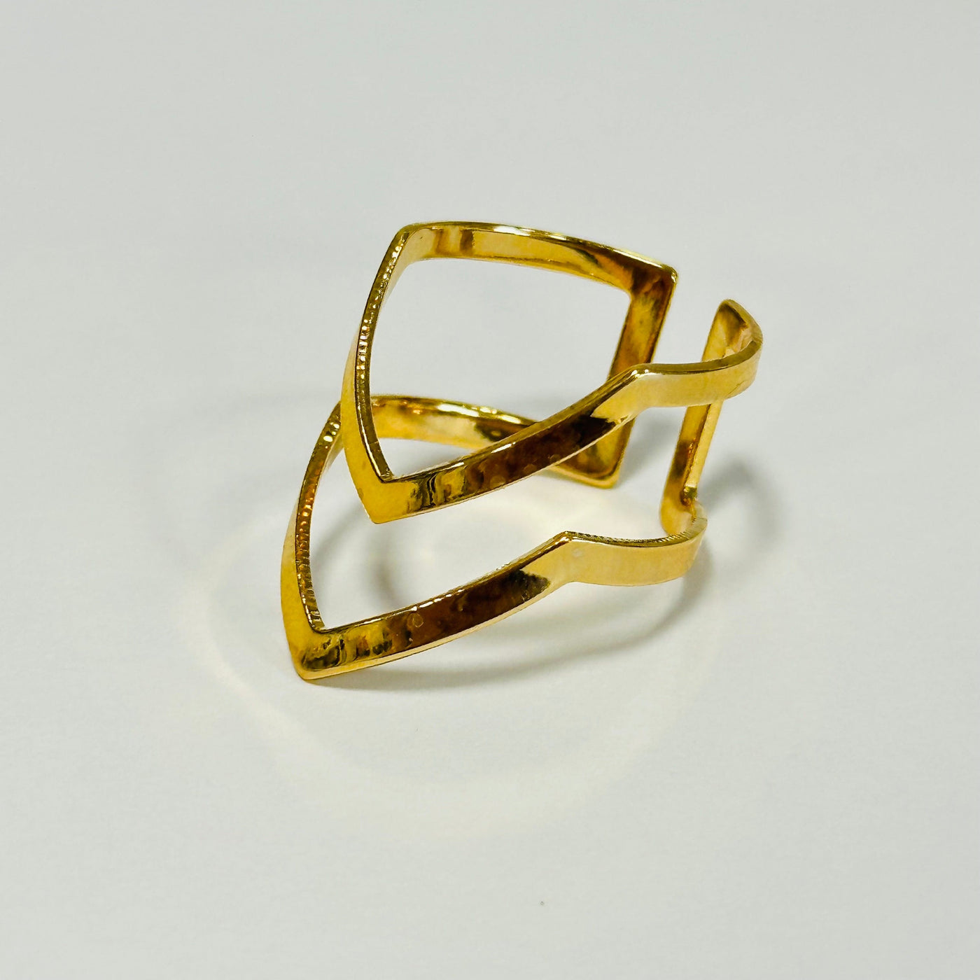 close up of the details on this ring