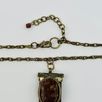 close up of the necklace clasp on this necklace 