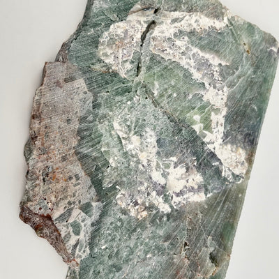 close up of the back of the fluorite slab 