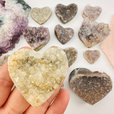 close up of the details on this amethyst heart 