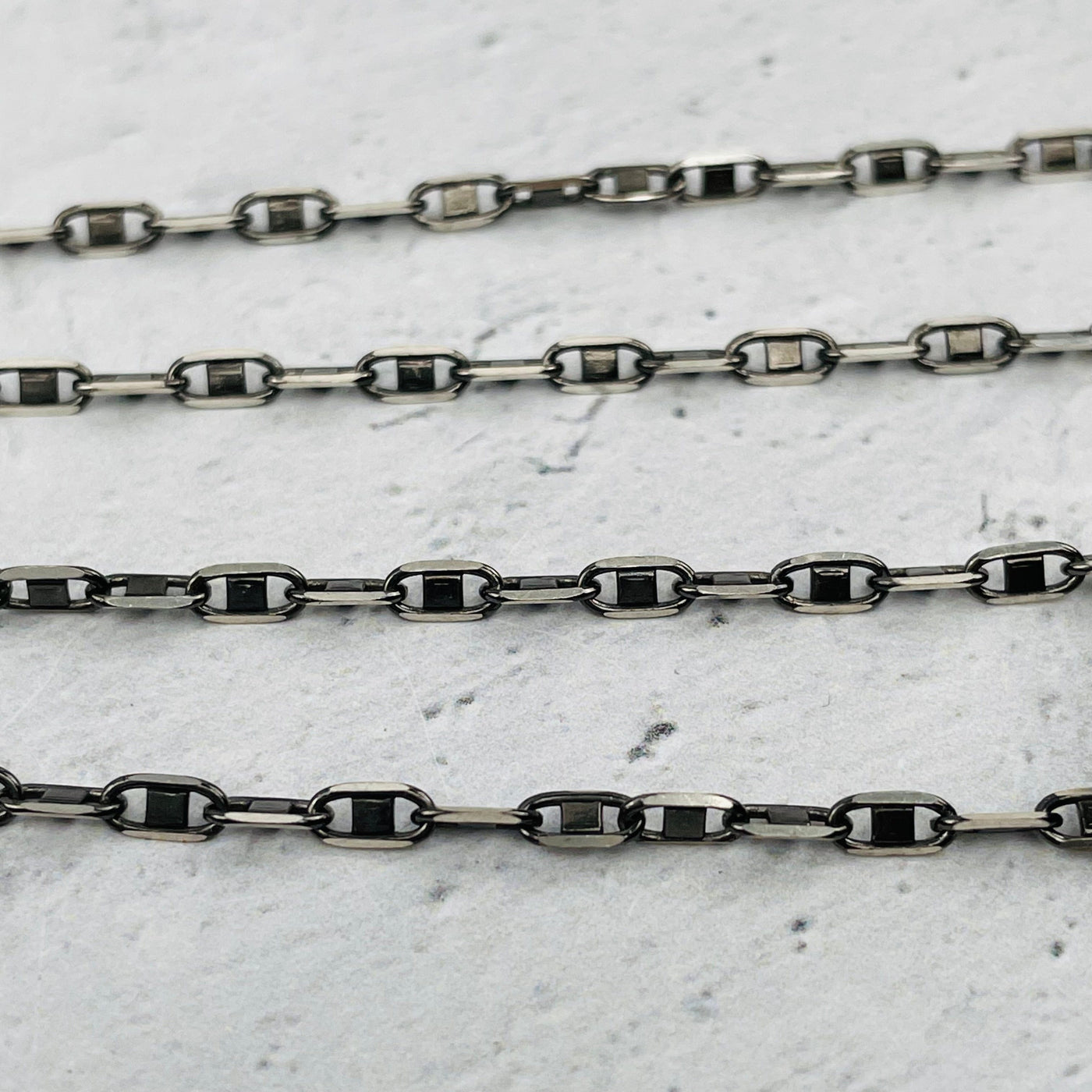 close up of the necklace chain 