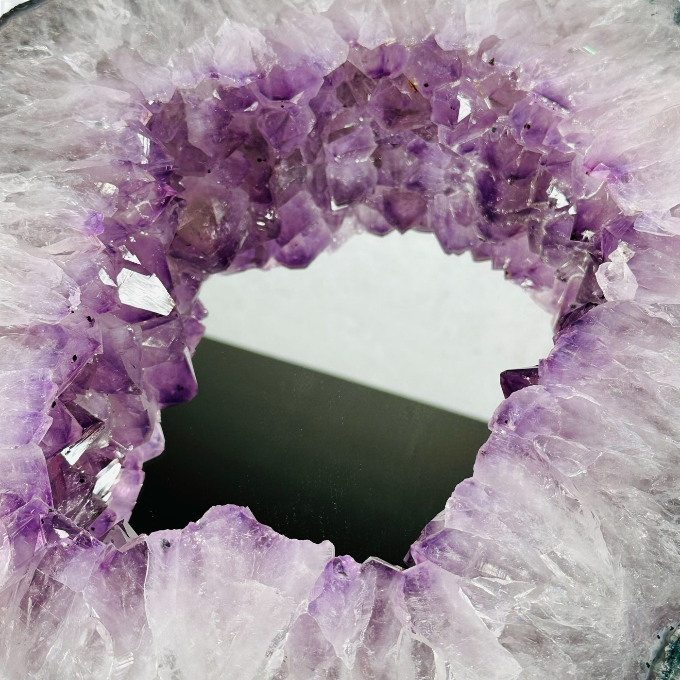 mirror is made with an amethyst portal