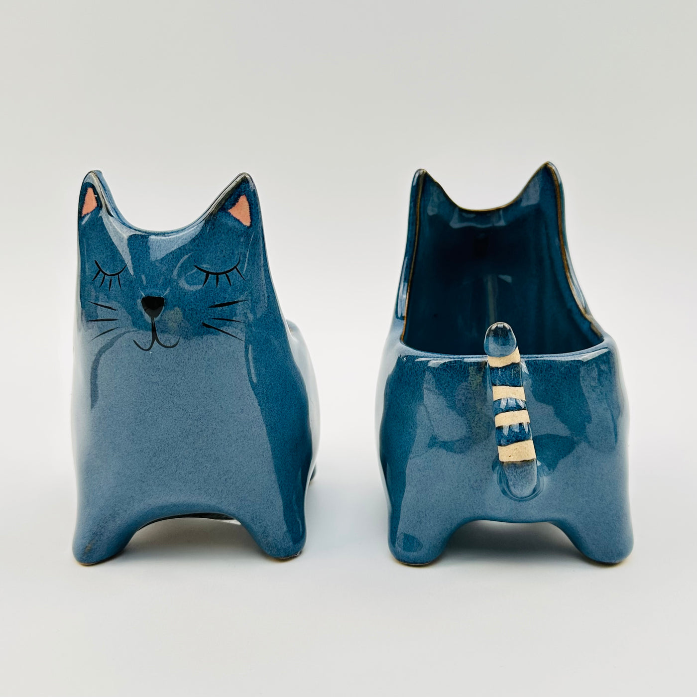 front and back view of the cat planter 