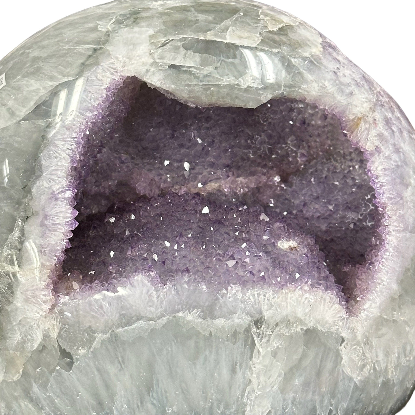 close up of the amethyst druzy 