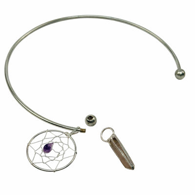 close up of the details on this necklace