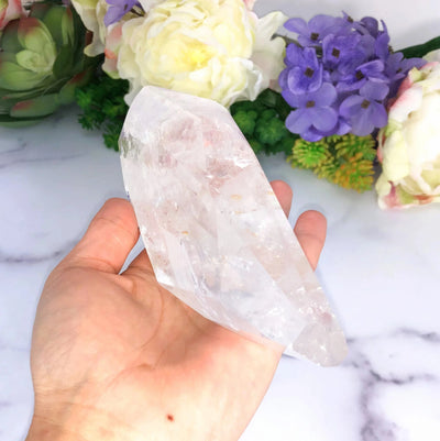 quartz with decorations in the background