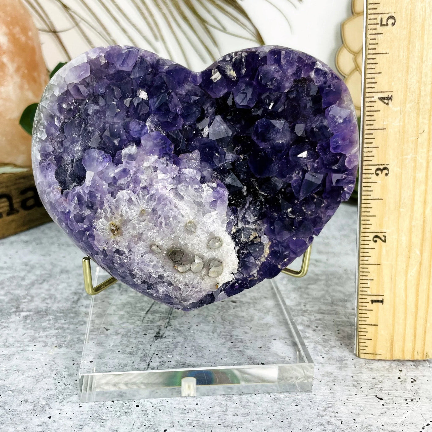 amethyst with decorations in the background