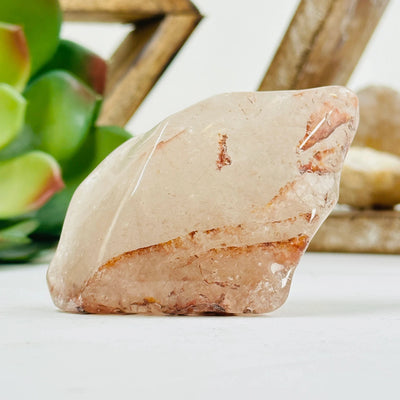 amphibole with decorations in the background
