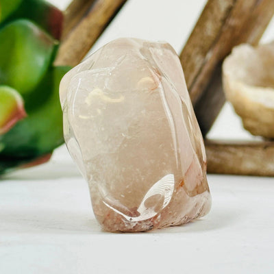 amphibole with decorations in the background