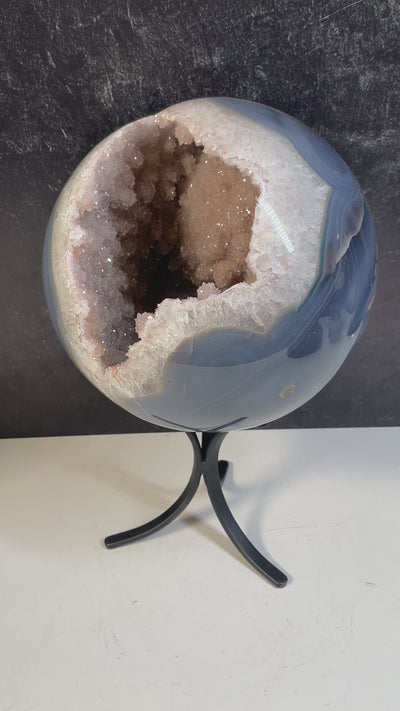 Video of amethyst sphere and all its druzy