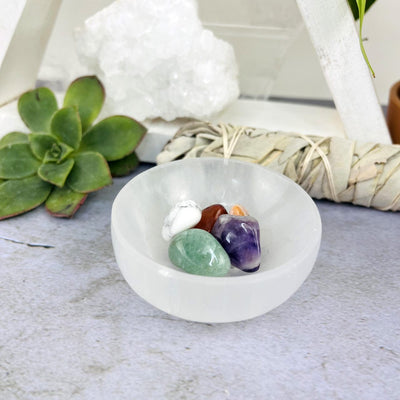 Selenite Bowl - 6-7cm - Charging Station with stones inside