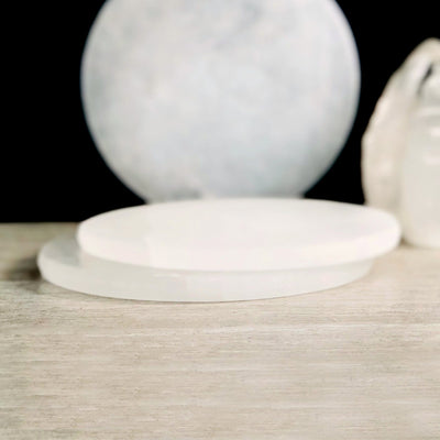 size view of round selenite charging plate for thickness