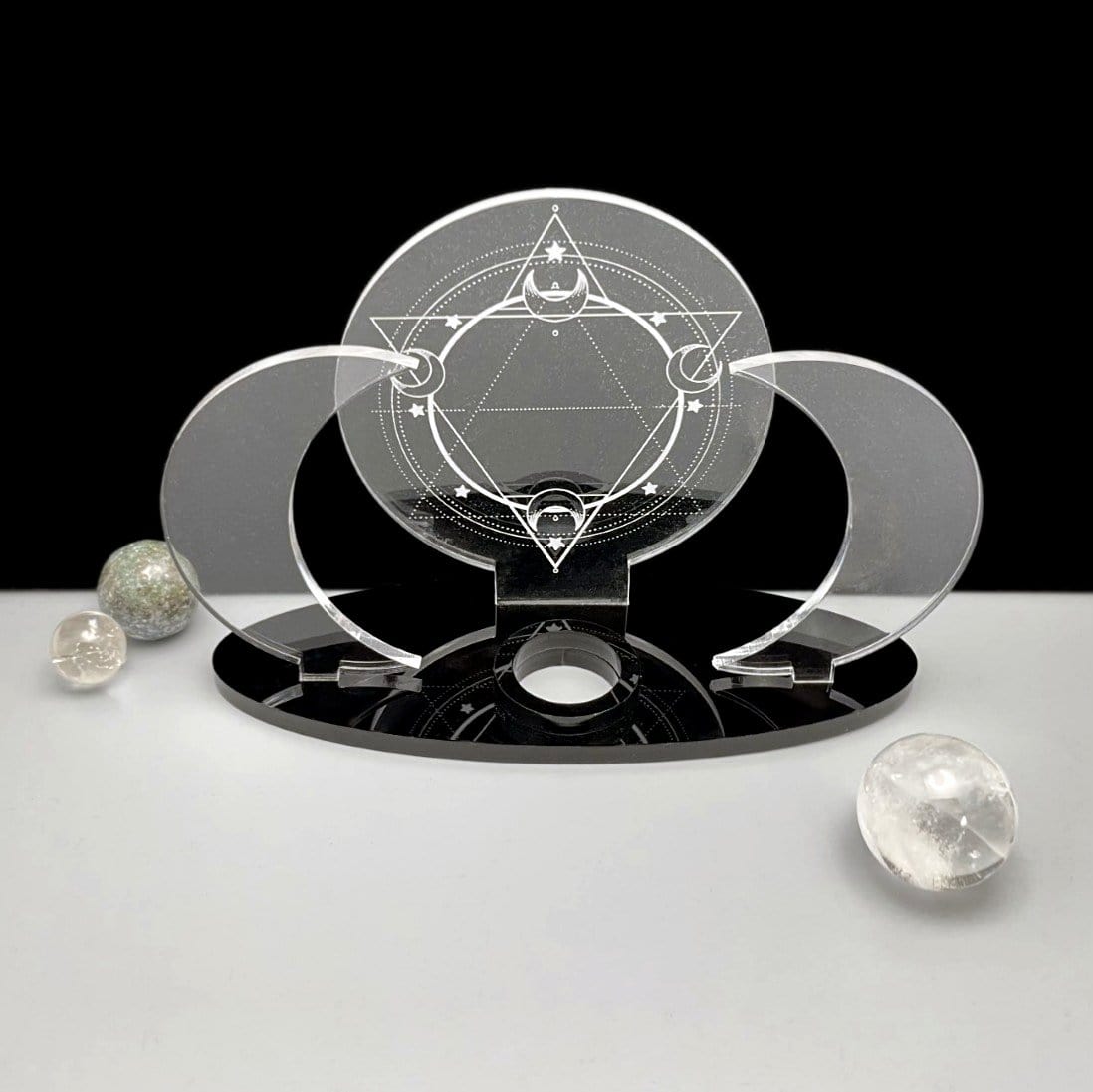 A front facing Acrylic Sphere Holder Sacred Geometry - 6 Pointed Star holding no sphere.