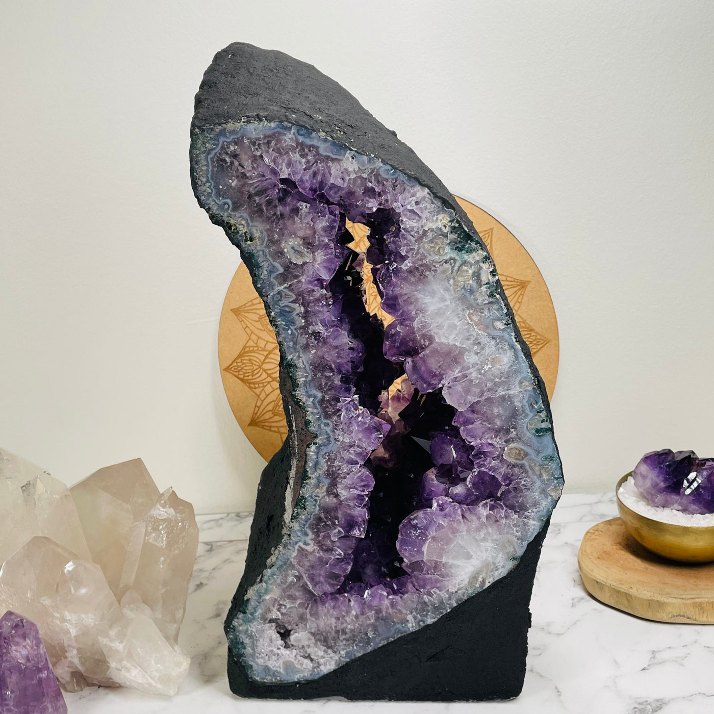 back side of the amethyst portal shaped as a moon crescent 