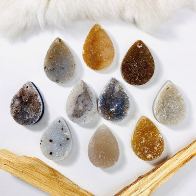 10 pieces of the Teardrop Druzy Cabochon Top Center Drilled