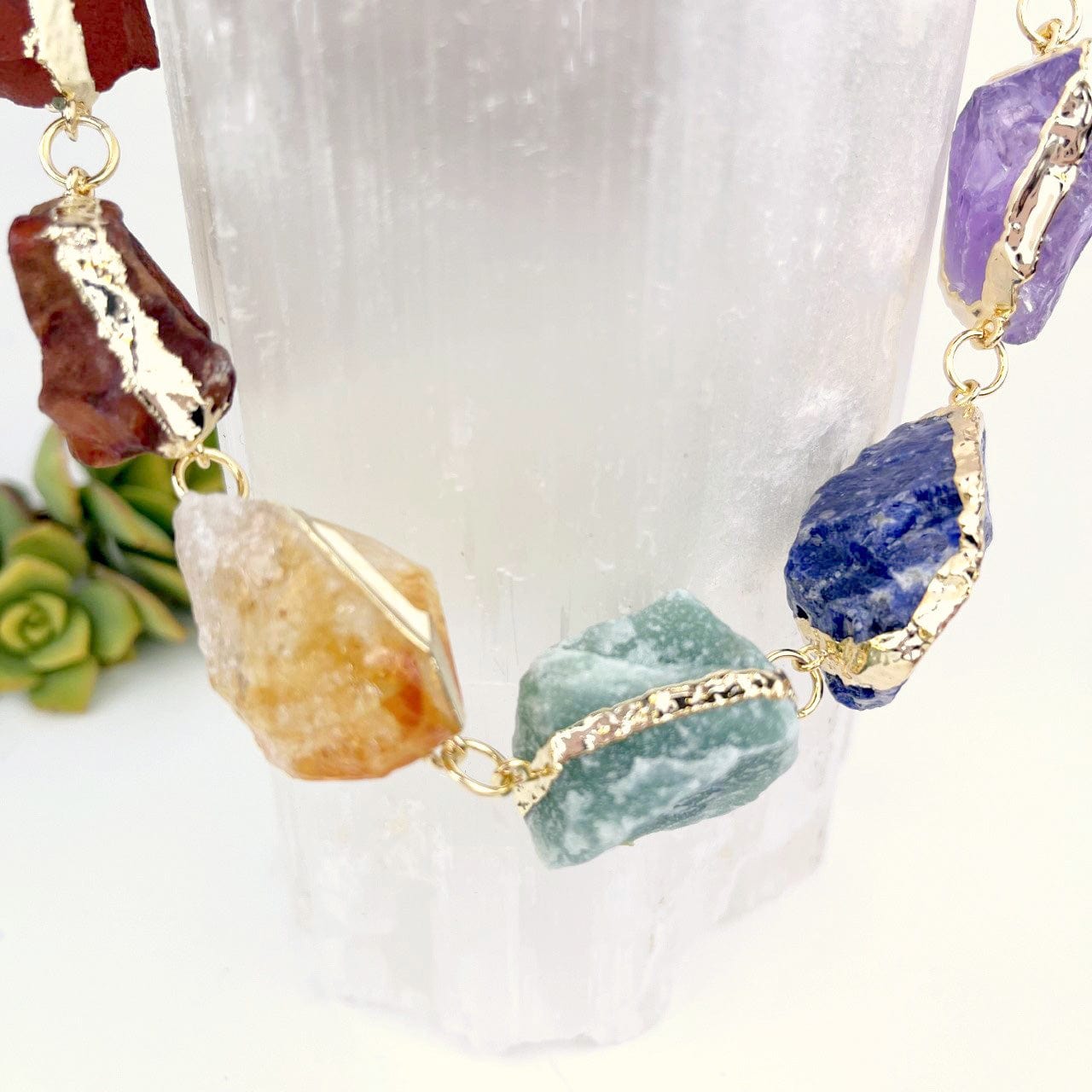 Chakra Necklace - 7 Rough Stones on large Link Chain in gold, up close