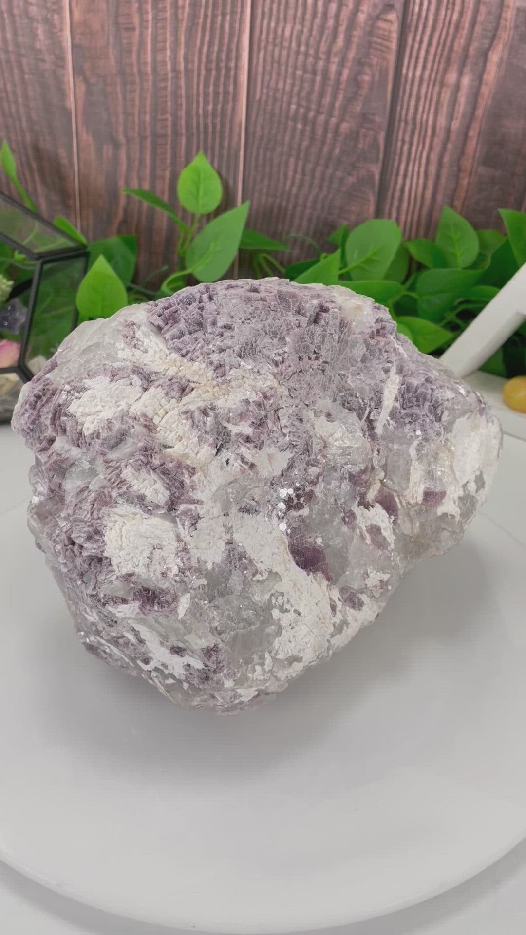 360 video showing all around texture of purple lepidolite with flashes of mica cluster
