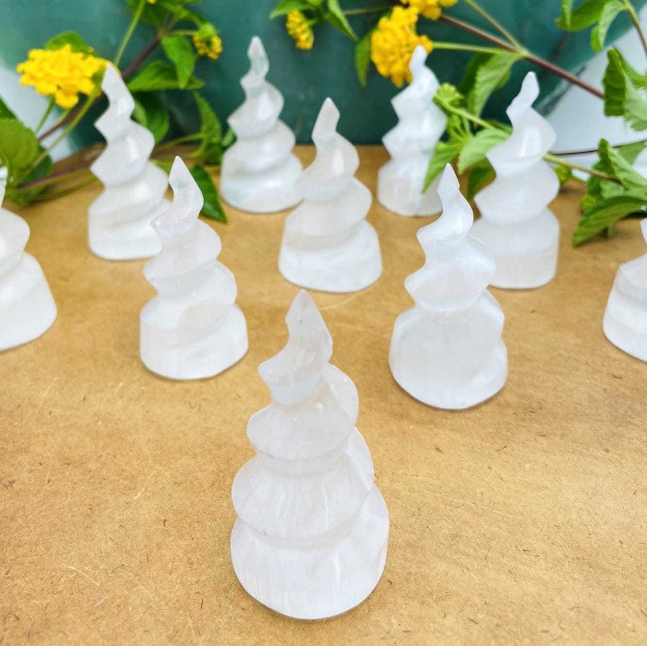 many selenite spiral towers on display for possible variations