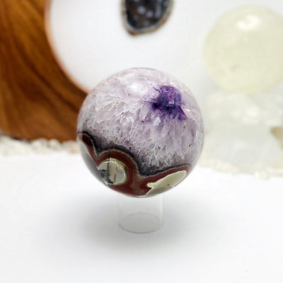 Front shot picture of the agate amethyst druzy sphere.