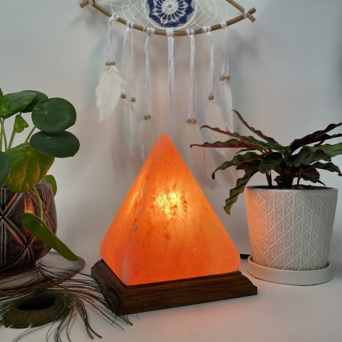 salt lamp pyramid lit up