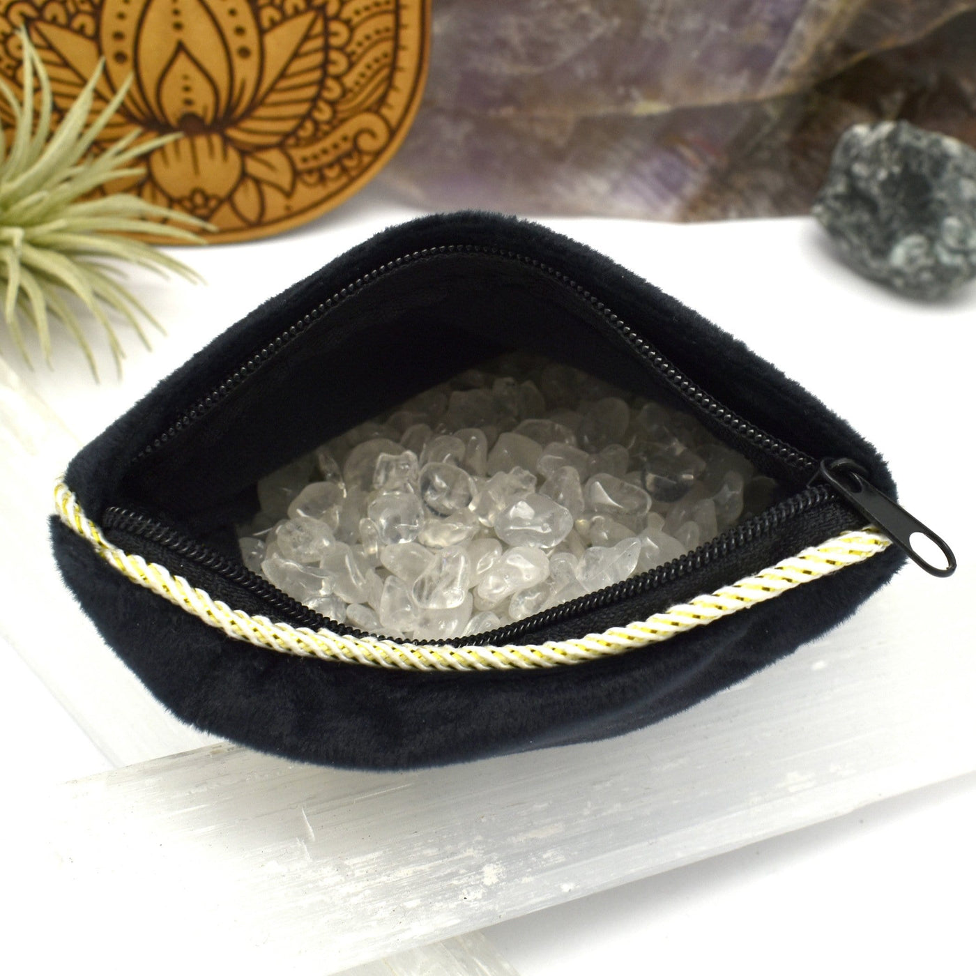Cristal Tumbled Stones with the pillow open.