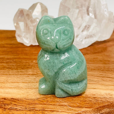 close up of the engraved details on the green aventurine cat 