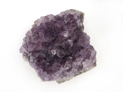 close up of the details on the amethyst clusters 